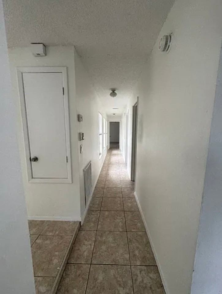 15158 Springview St - Photo 4 of 12