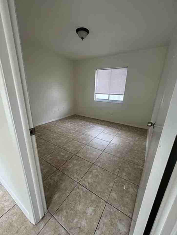 15158 Springview St - Photo 6 of 12