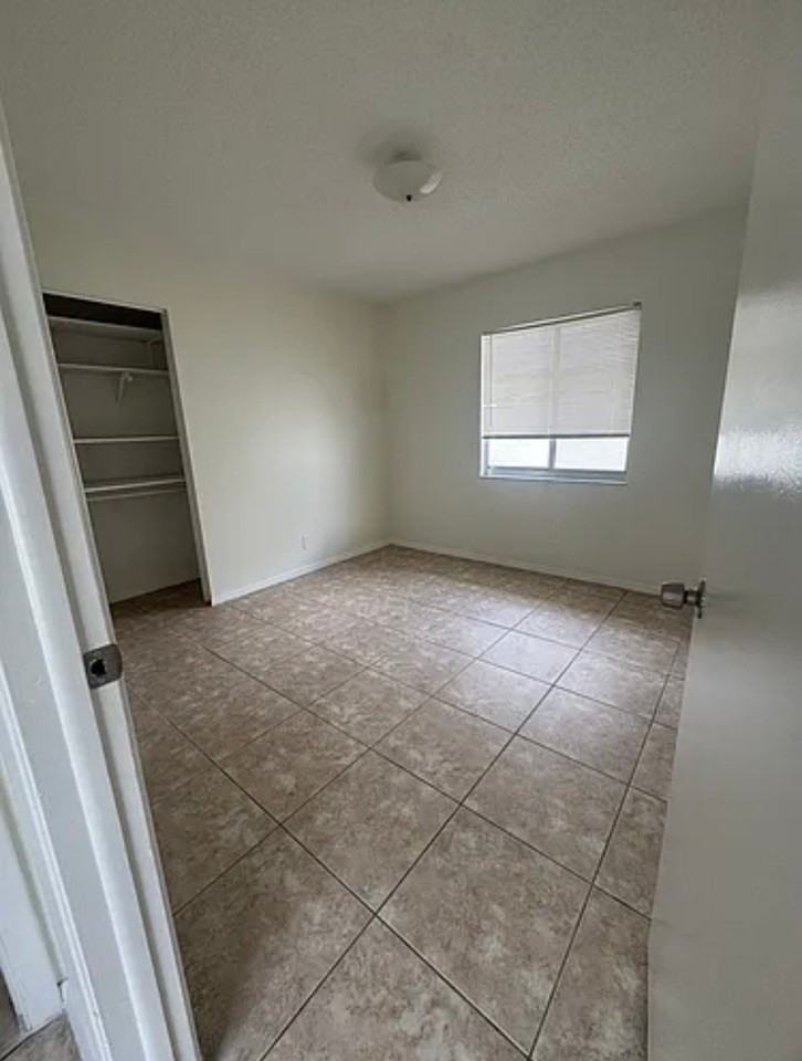 15158 Springview St - Photo 7 of 12