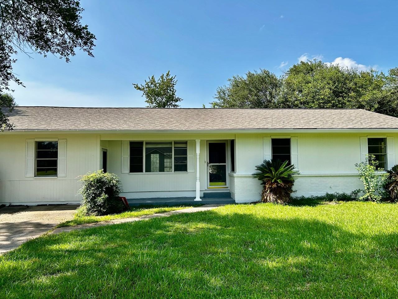 1334 State St - Photo 2 of 13