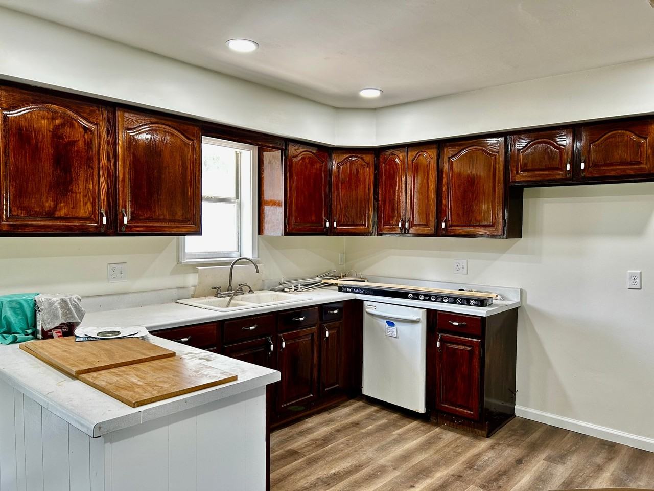 1334 State St - Photo 4 of 13
