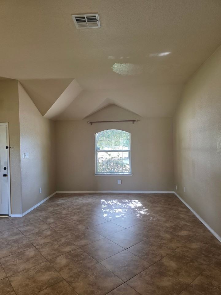12112 Lamington Dr - Photo 4 of 19
