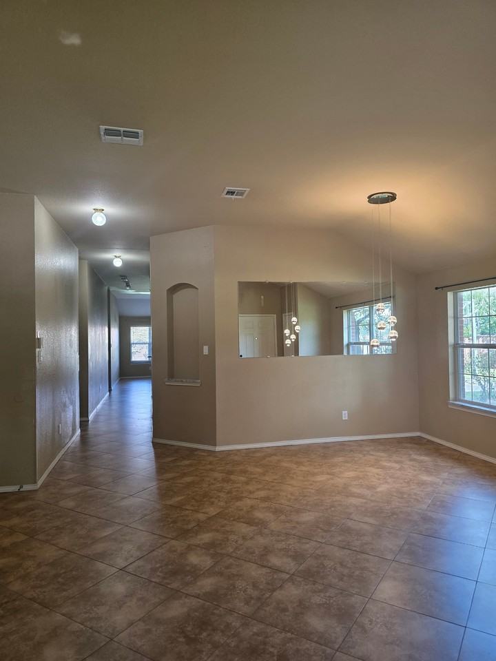12112 Lamington Dr - Photo 5 of 19