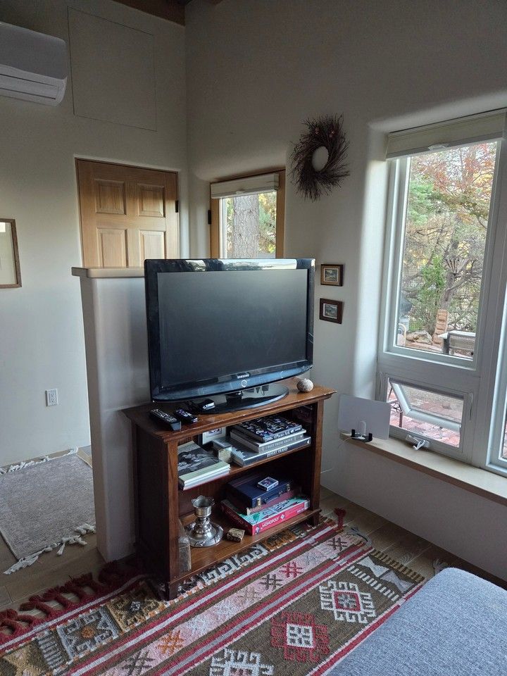 115 Valencia Rd - Photo 4 of 20