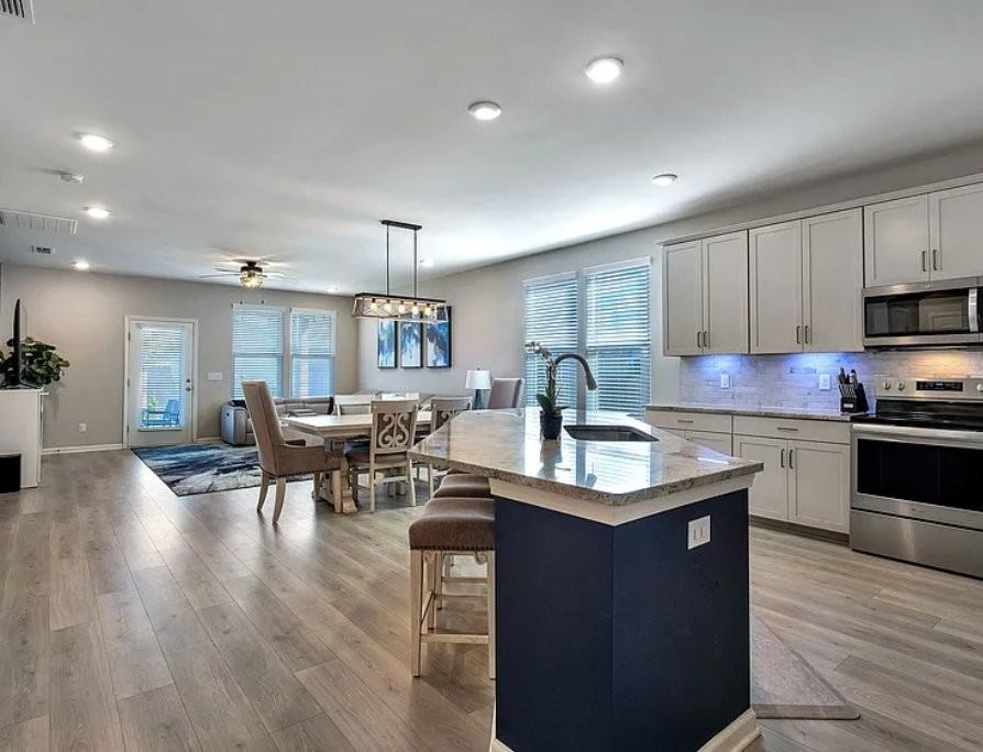 5040 Sunflower Ln - Photo 2 of 20