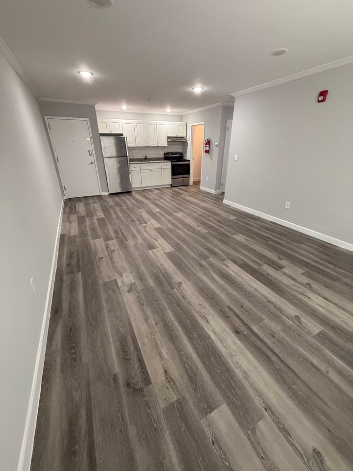 47 12th Ave #402 - Photo 4 of 12