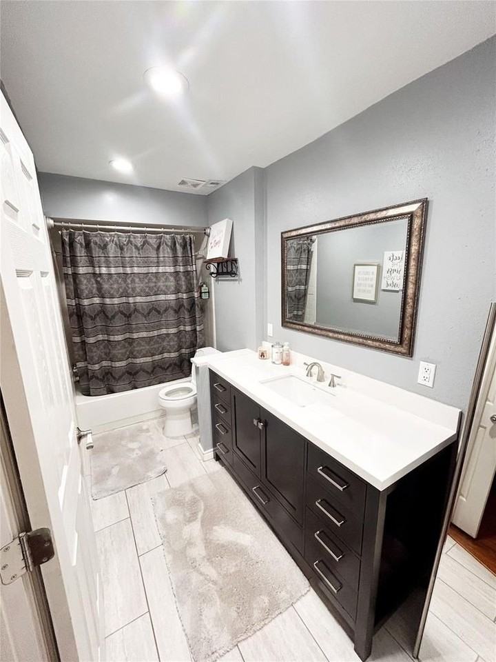 5005 Georgi Ln #204 - Photo 7 of 11