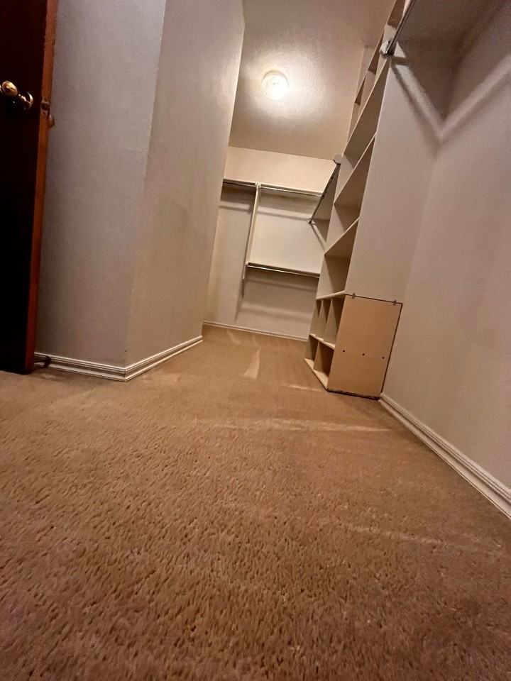 715 E Forest Court Ln - Photo 6 of 35
