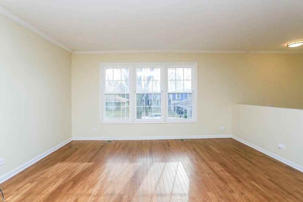 133 Mayfield Dr - Photo 3 of 9