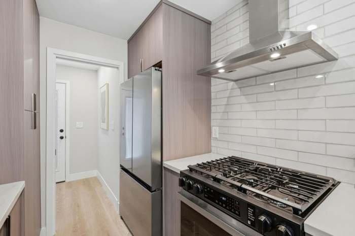 212 Winona Ave - Photo 5 of 20