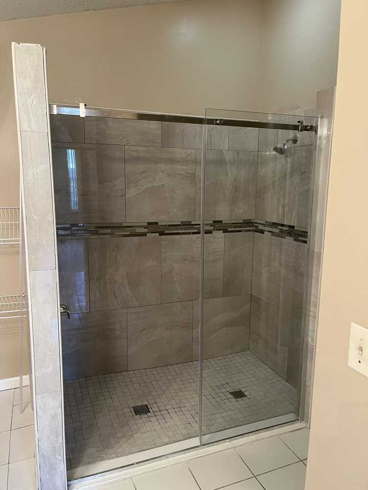 14925 Redcliff Dr - Photo 2 of 8