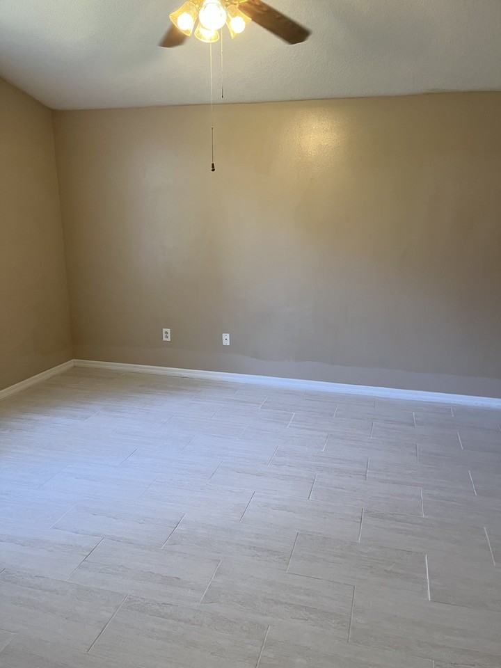 14925 Redcliff Dr - Photo 6 of 8
