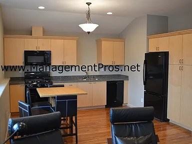 118 Main St #1 - Photo 4 of 6