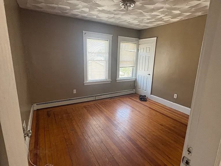 121 Stanwood St #3 - Photo 3 of 5