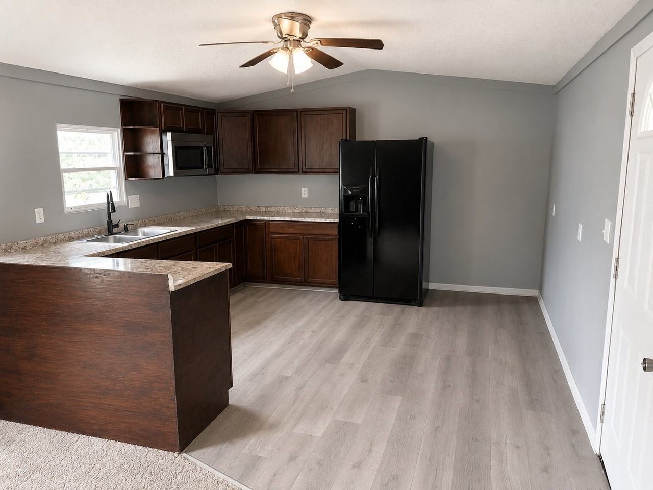 74 Burnt Mill Cir #130 - Photo 2 of 7