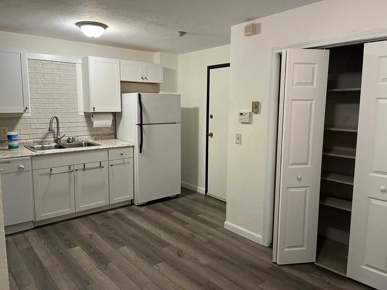 48 Gibbs St - Photo 2 of 13