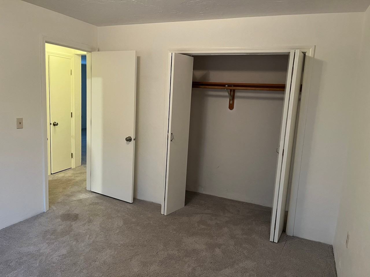 48 Gibbs St - Photo 7 of 13