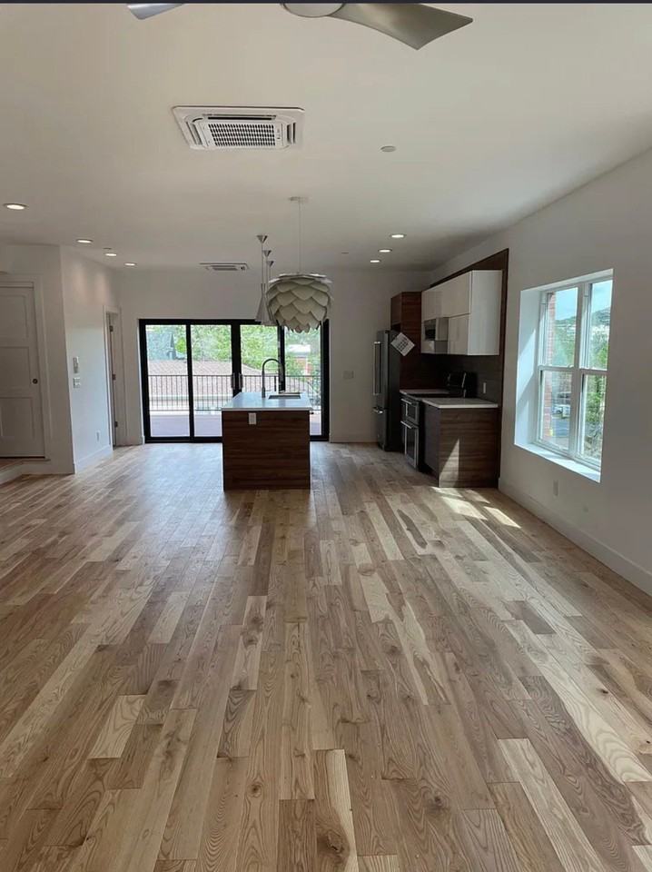 918 13th St - Photo 5 of 15
