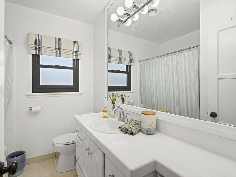 2045 Armour St - Photo 6 of 17