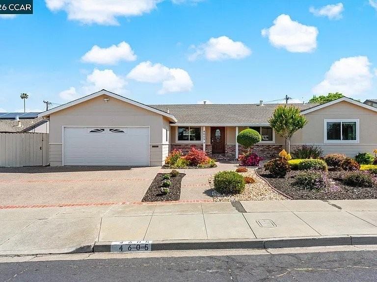 4605 Wilson Ln - Photo 2 of 20