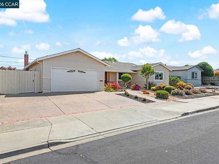 4605 Wilson Ln - Photo 3 of 20