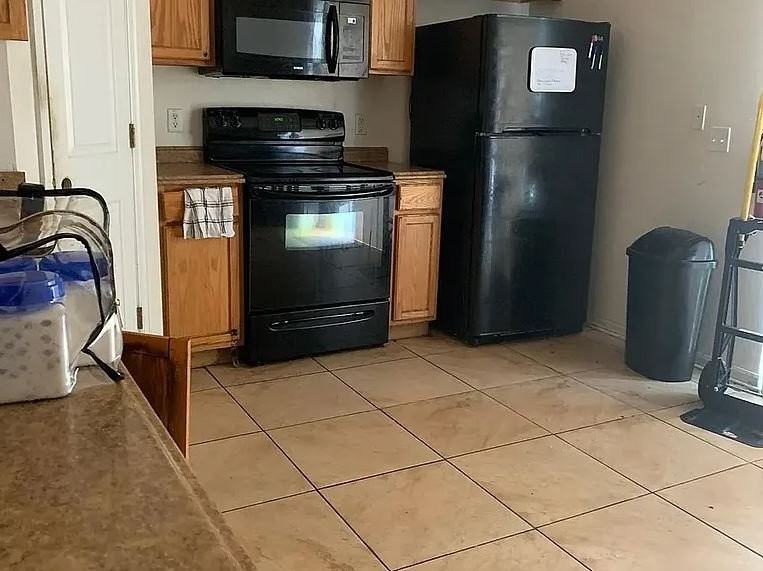 1767 Orchid Ct Nw - Photo 2 of 2