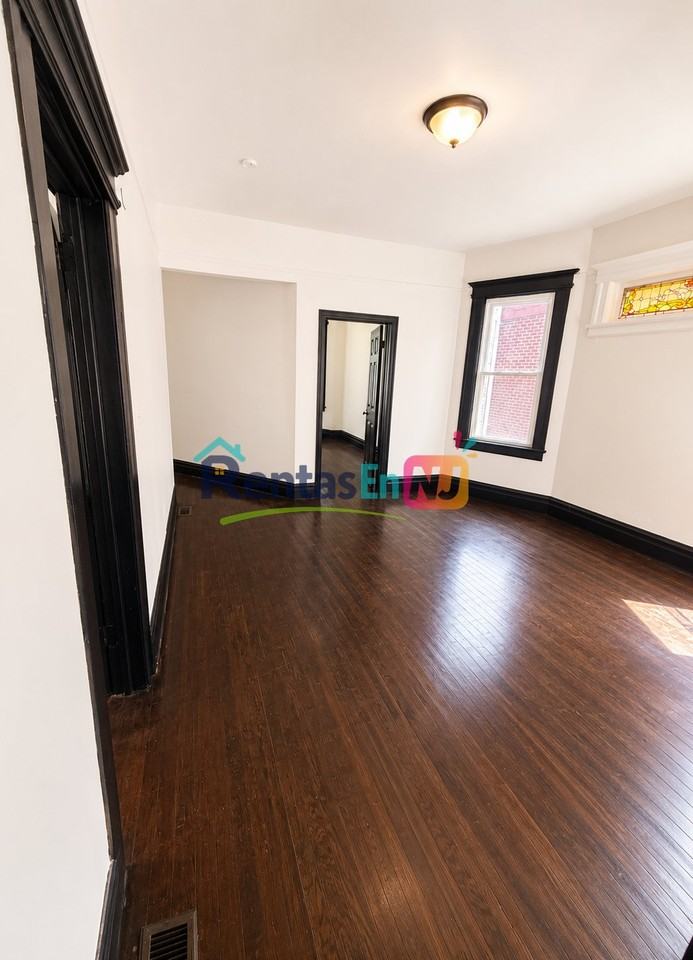 43 Treacy Ave #1 - Photo 3 of 8