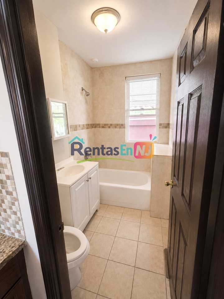 43 Treacy Ave #1 - Photo 4 of 8
