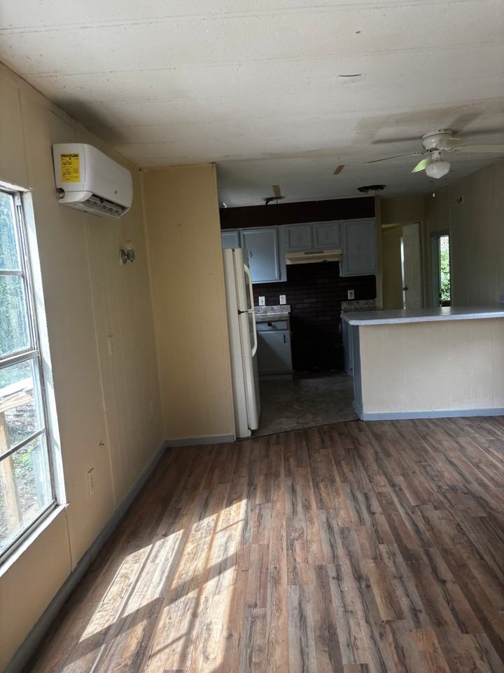 1284 Glendale Ave - Photo 2 of 12