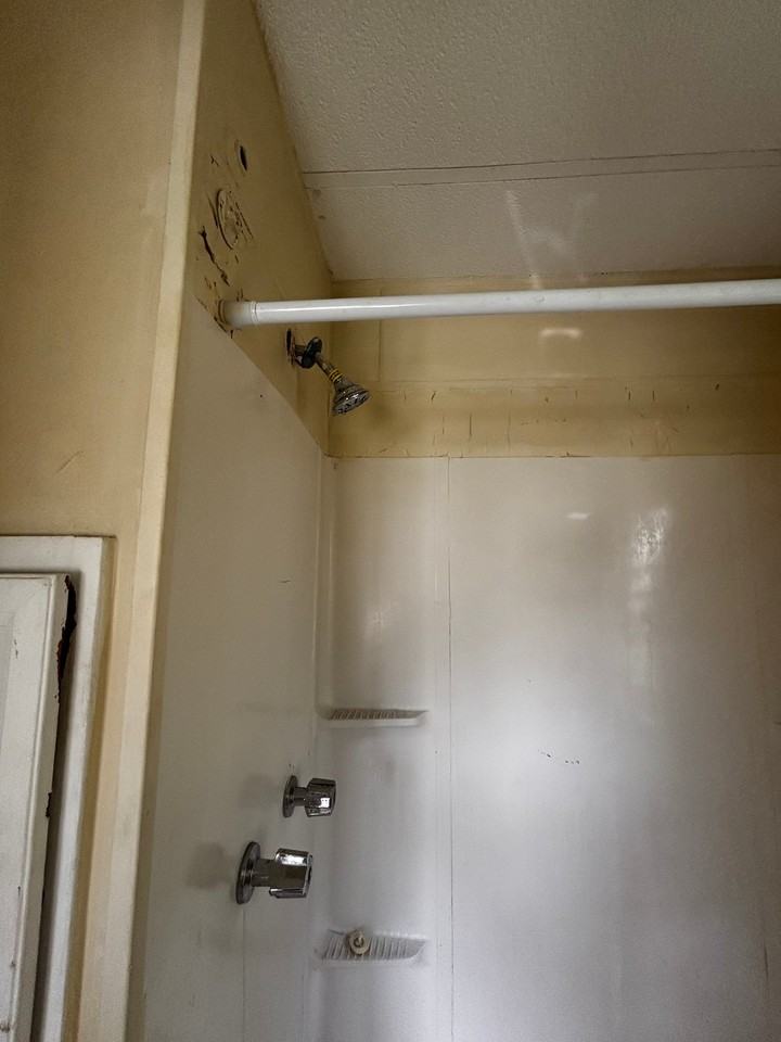 1284 Glendale Ave - Photo 4 of 12