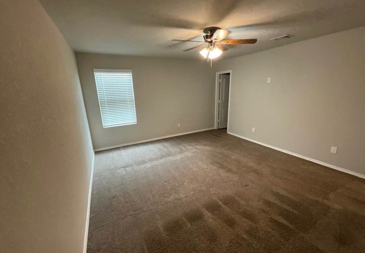 126 Pasadena Pl - Photo 4 of 5