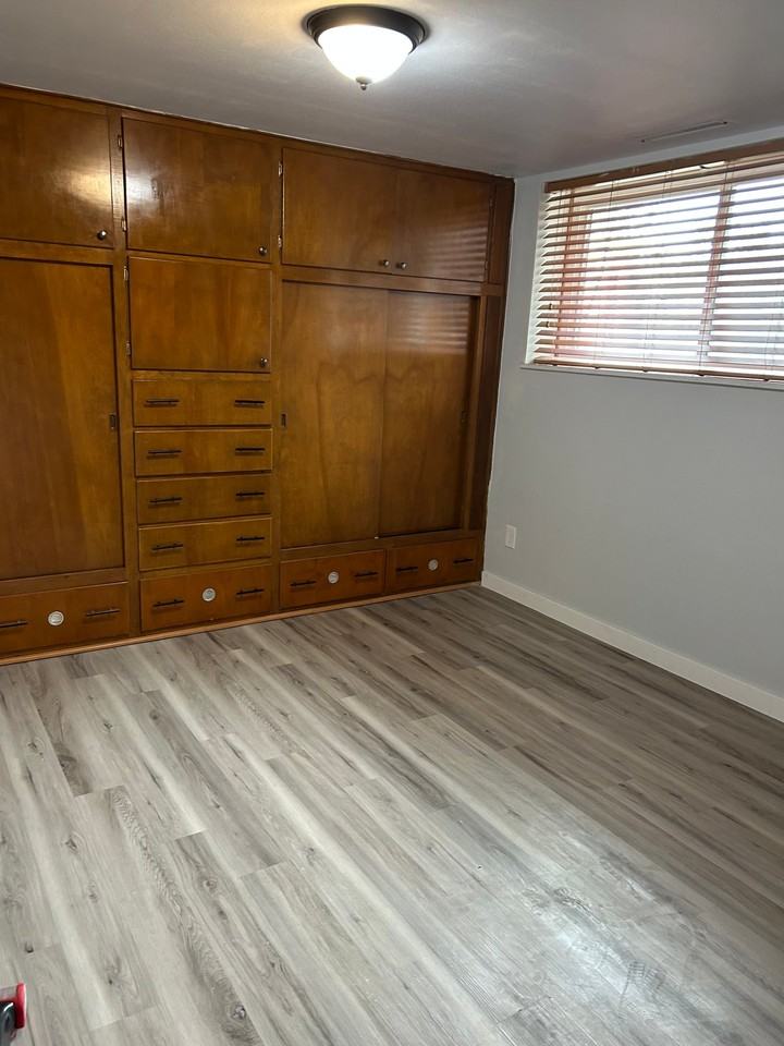 1075 Gillingham Rd - Photo 6 of 8