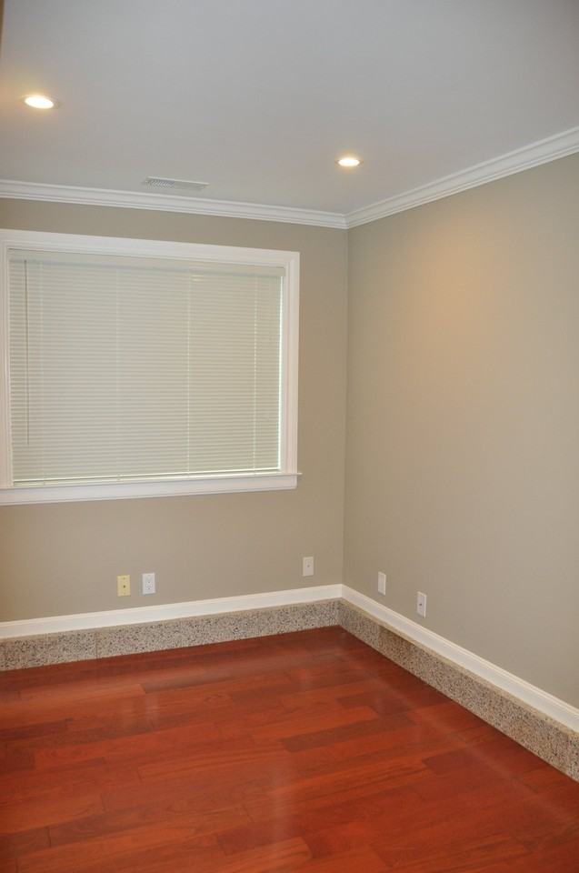 54 Sycamore St - Photo 6 of 8