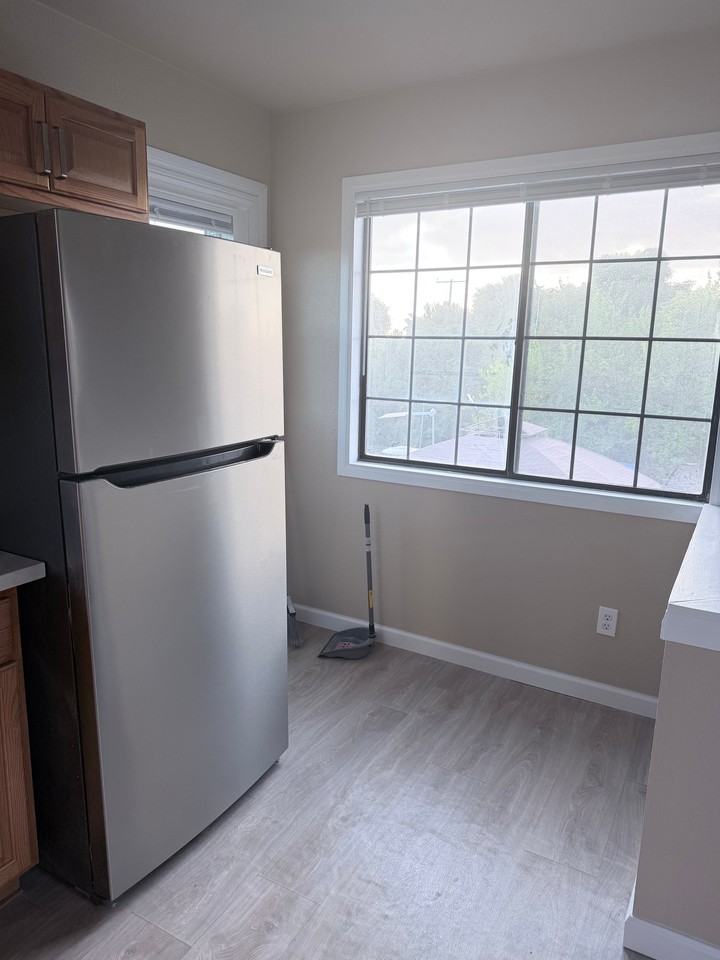 9340 Wampler St - Photo 6 of 17