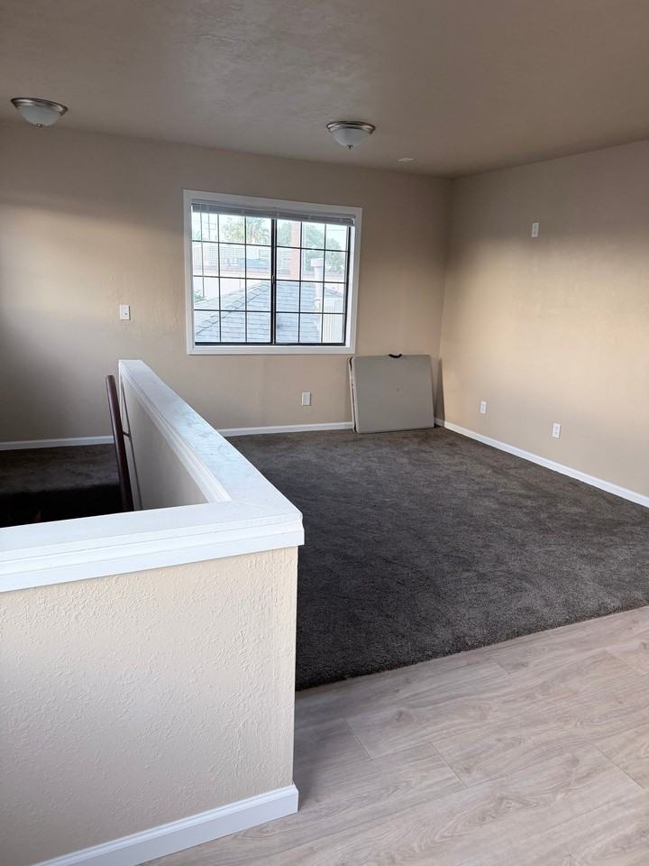 9340 Wampler St - Photo 7 of 17