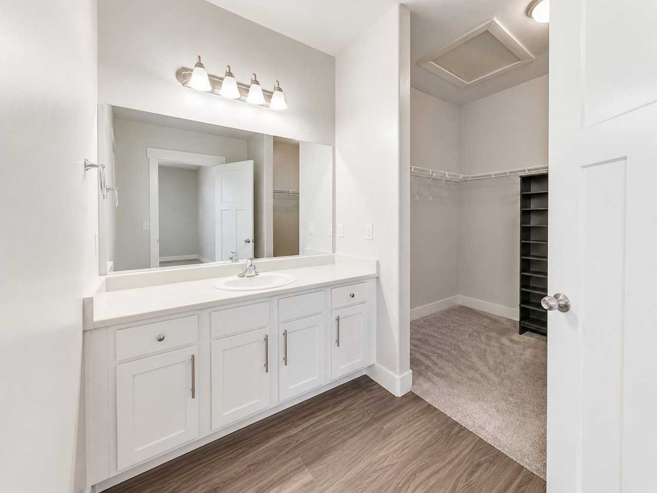 1806 W Newcastle Ln #B304 - Photo 4 of 10
