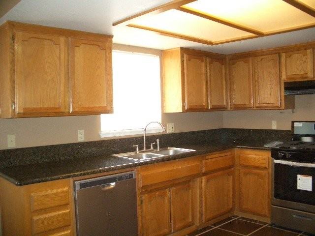 9120 Peach Ave - Photo 6 of 19