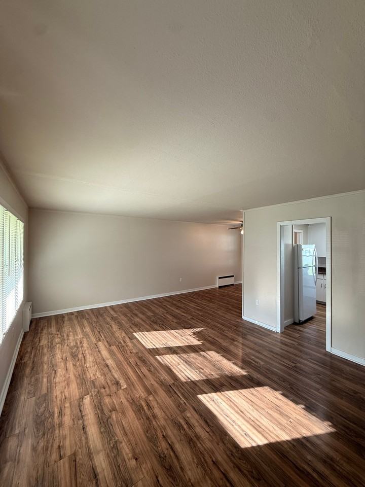 1518 Mahan Ave - Photo 4 of 30