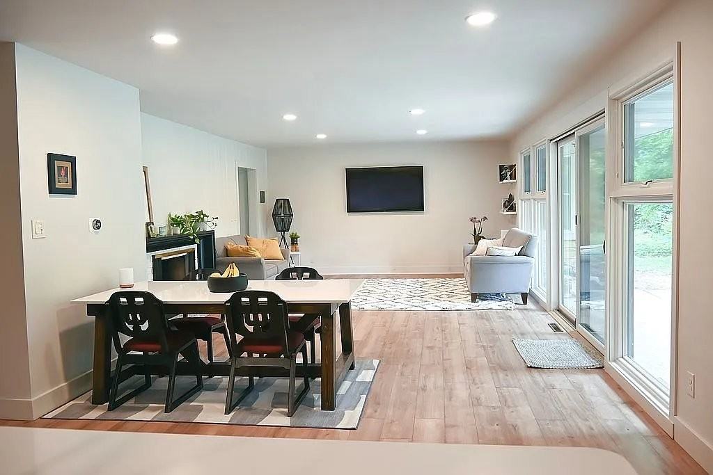 411 S Pleasant Ridge Rd - Photo 3 of 8