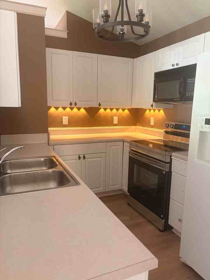 631 Mill Pond Ct - Photo 4 of 17