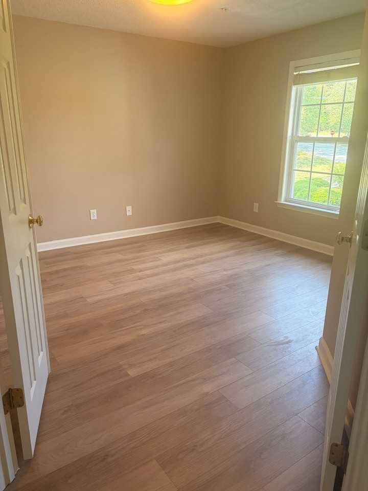 631 Mill Pond Ct - Photo 5 of 17