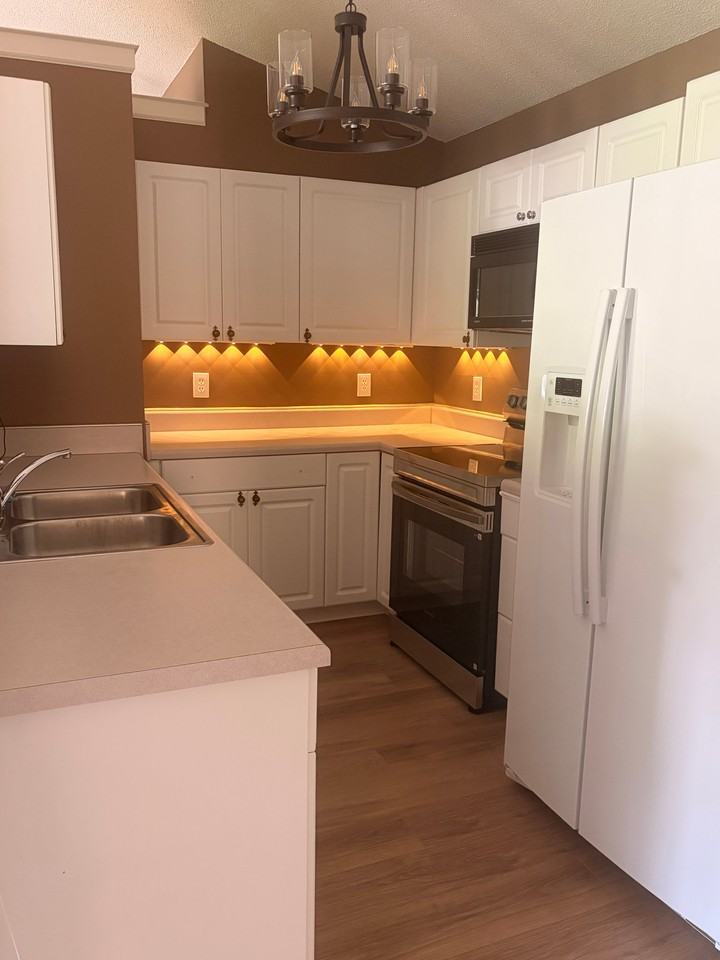 631 Mill Pond Ct - Photo 6 of 17