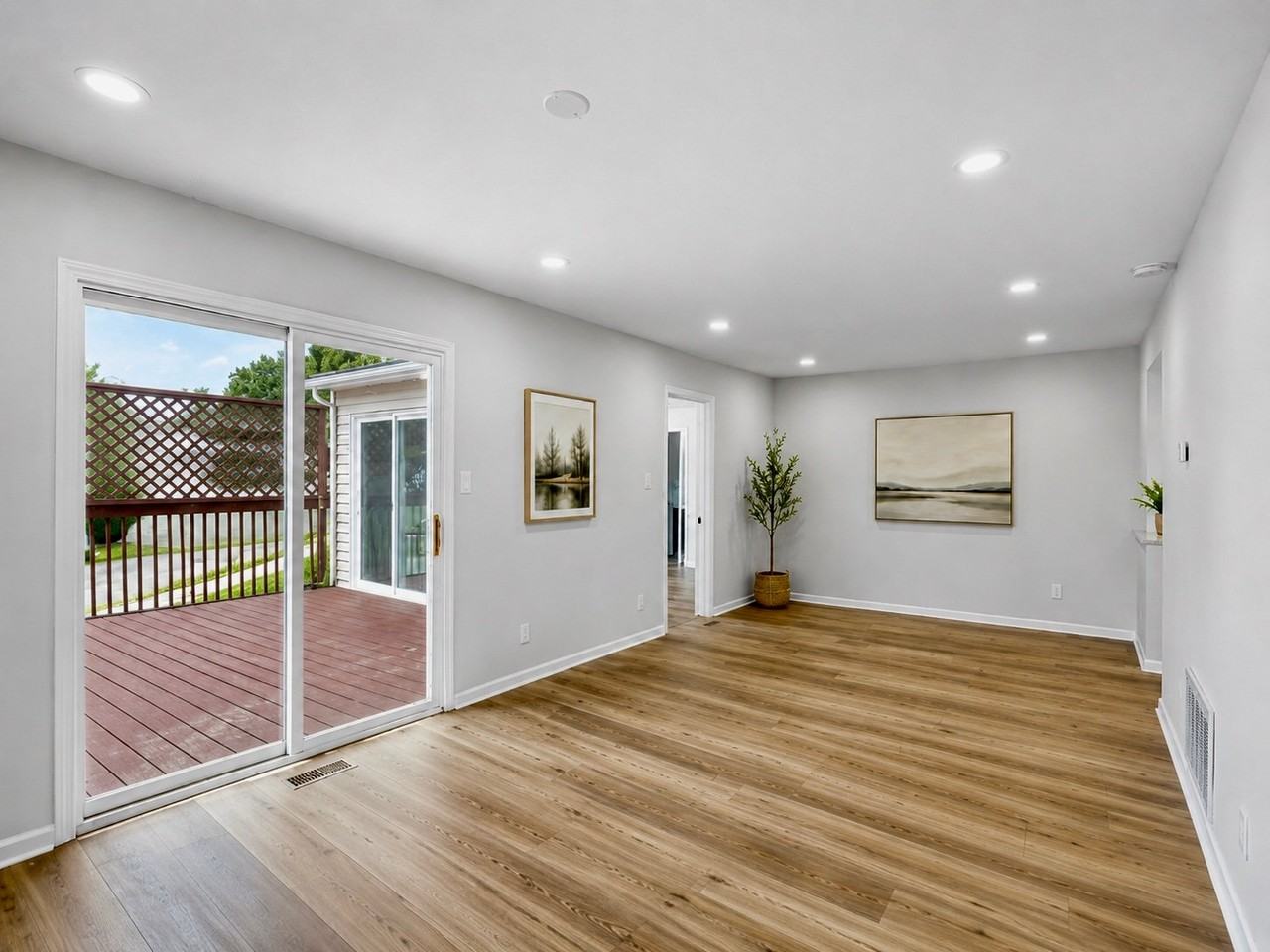 962 W 59th Cir - Photo 2 of 12
