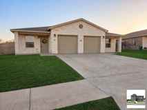 300 Lowes Blvd #B - Photo 1 of 1