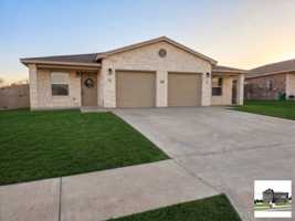featured image of 300 Lowes Blvd #B