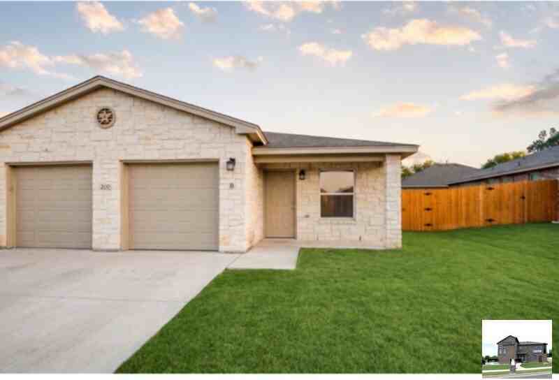 300 Lowes Blvd #B - Photo 2 of 44