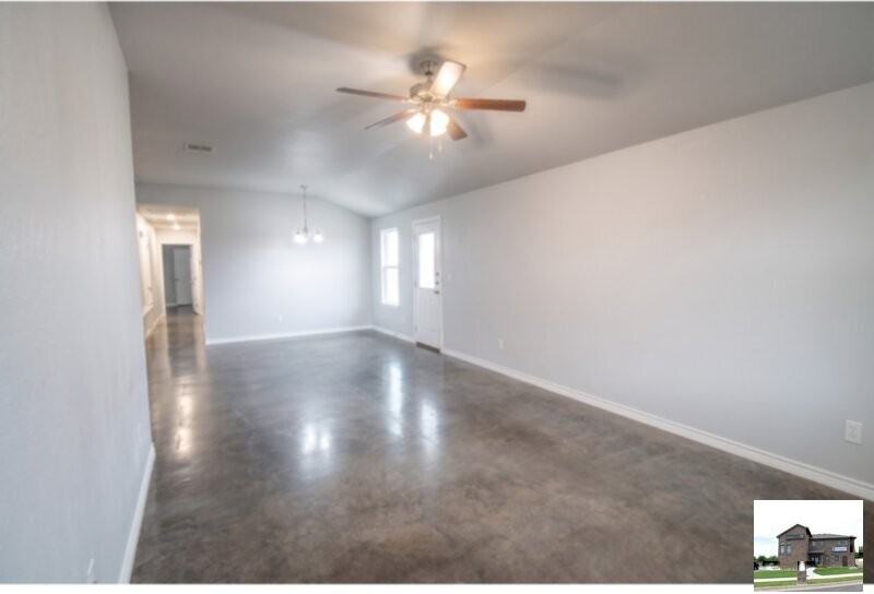 300 Lowes Blvd #B - Photo 4 of 44