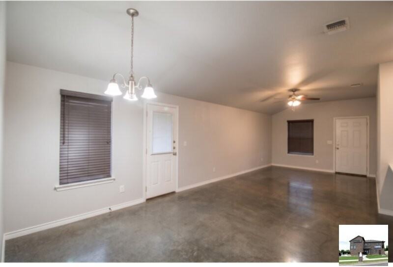 300 Lowes Blvd #B - Photo 5 of 44