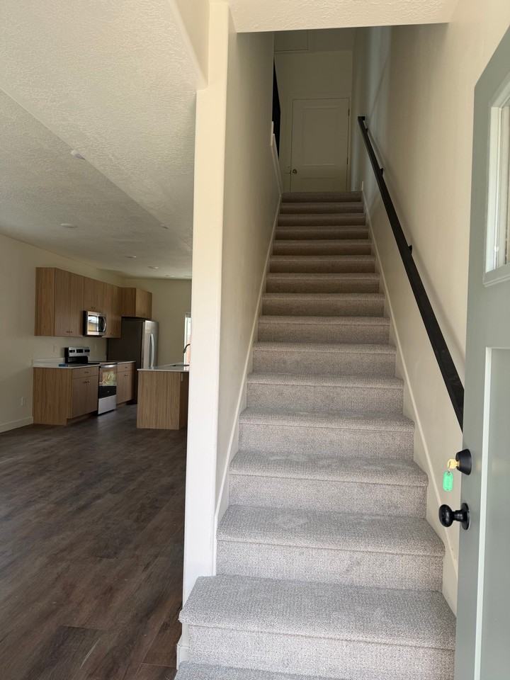 922 W Euclid Ave - Photo 4 of 13