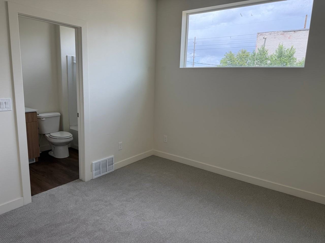 922 W Euclid Ave - Photo 5 of 13